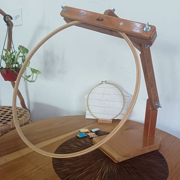 suporte-para-bastidor-de-mesa-articulado-em-madeira