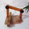 suporte-para-bastidor-em-madeira-com-manipulos-Liles-Designer