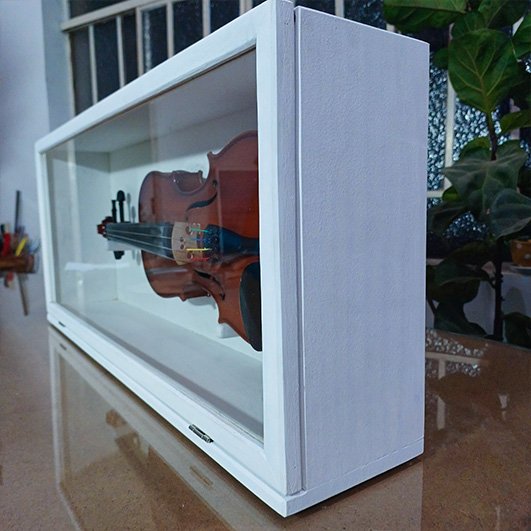 Caixa-vitrine-para-violino-em-Madeira-Liles-Designer