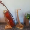 suporte-para-violoncelo-e-arco-em-madeira-produto-artesanal-Liles-Designer
