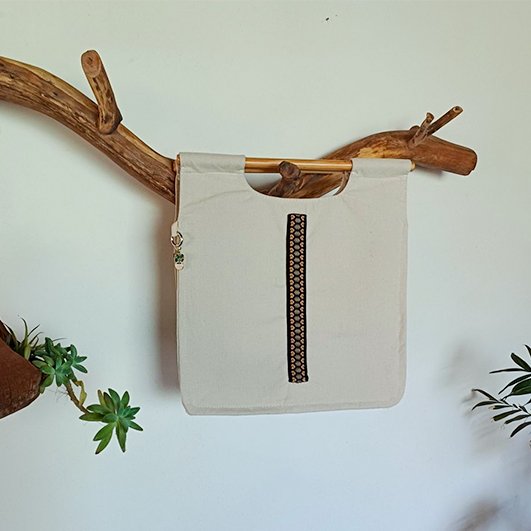 Elegância-e-sofisticação-bolsa-de-mão-classica-Liles-Designer