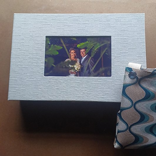 caixa-artesanal-para-kit-de-fotografia-profissional