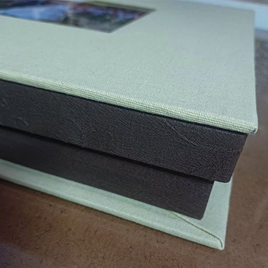 caixa-feita-a-mao-para-album-de-fotos-e-pendrive-liles