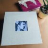 A-caixa-para-álbum-de-fotos-duplo-e-pen-drive