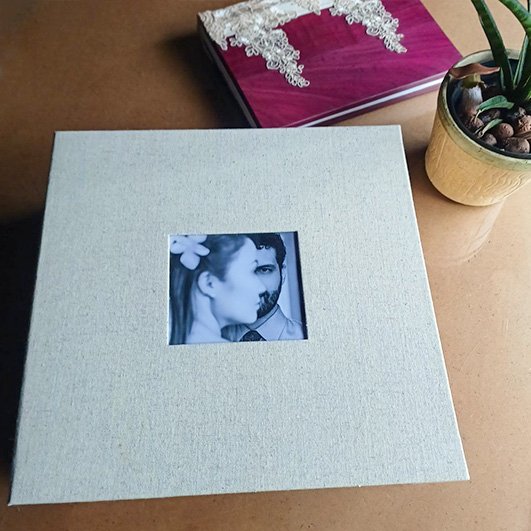 A-caixa-para-álbum-de-fotos-duplo-e-pen-drive