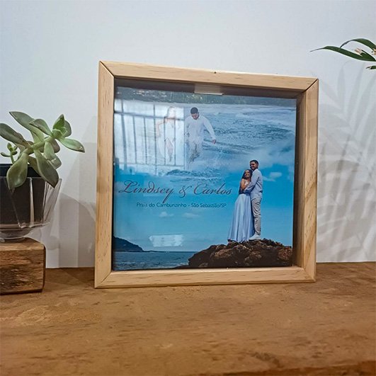 Caixa-Quadro-Decorativa-em-Madeira-com-Acrílico-para-Álbum