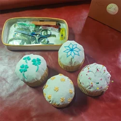Alfineteiro-Bordado-Artesanal-Delicadeza-e-Funcionalidade