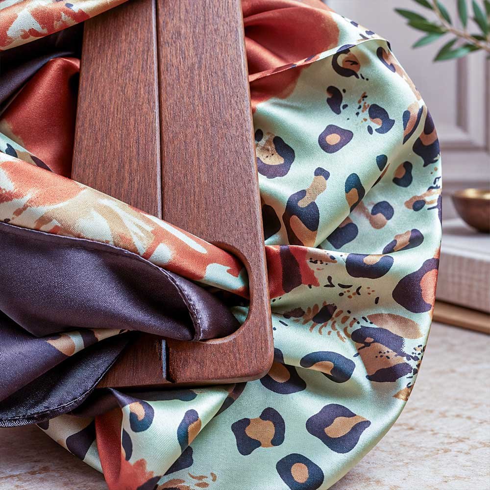 Alça-Furoshiki-de-Madeira-para-Bolsas-Liles-Designer